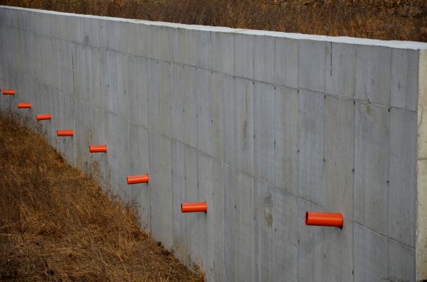 Cement Wall Pouring in Newport Beach