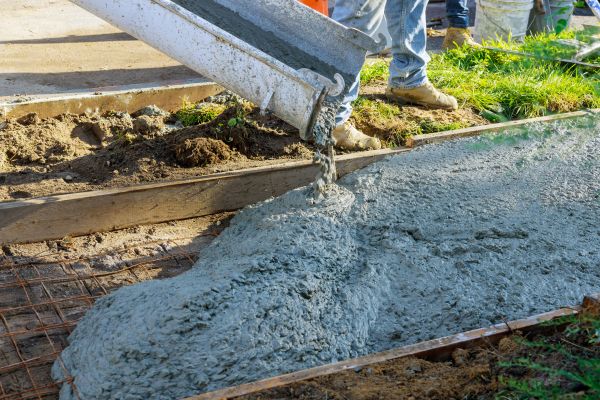 Driveway Concrete Pouring in Newport Beach